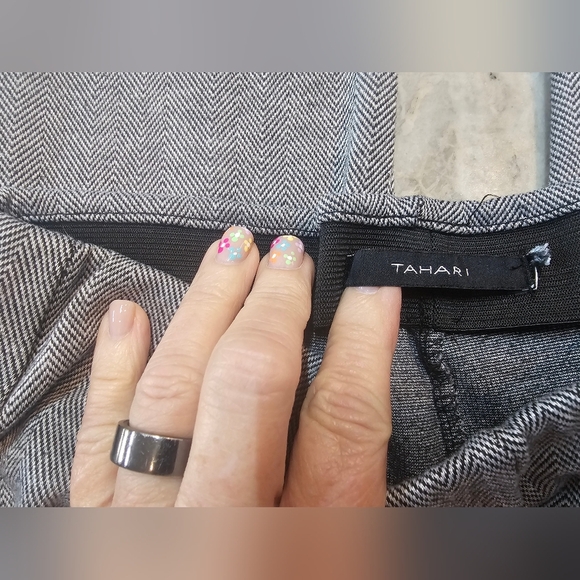 Tahari Pull-On Herringbone Knit Pants Size M – Stretch Career Style - Picture 3 of 11